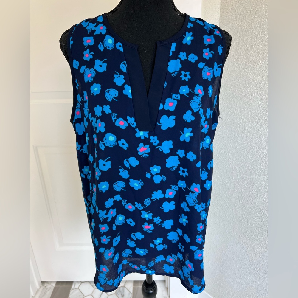 Pixley - V-Neck Sleeveless Blouse